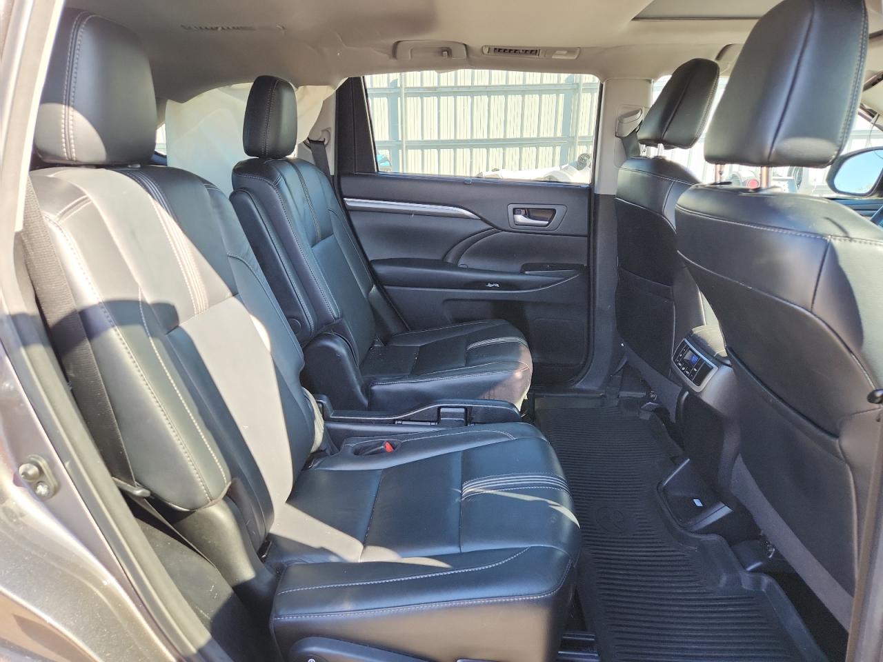 2018 Toyota Highlander Se VIN: 5TDJZRFH7JS497980 Lot: 84791835