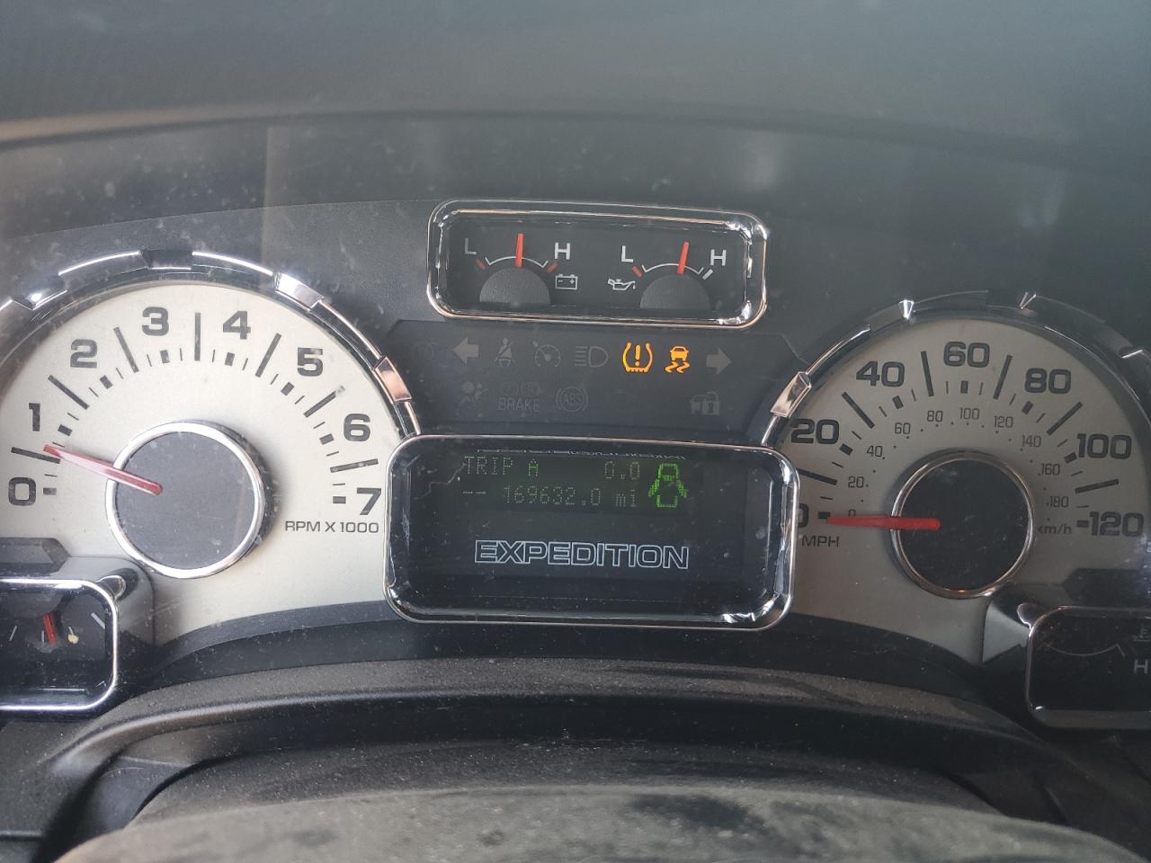 2011 Ford Expedition Xlt VIN: 1FMJU1J51BEF06544 Lot: 85472625