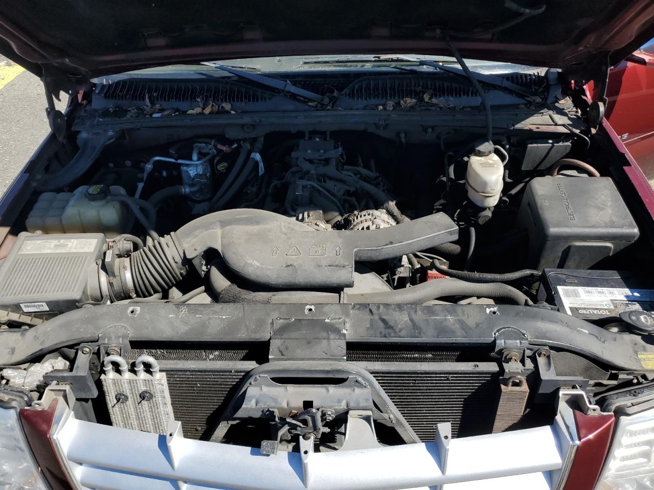 2002 Cadillac Escalade Luxury VIN: 1GYEK63N62R114930 Lot: 84051885