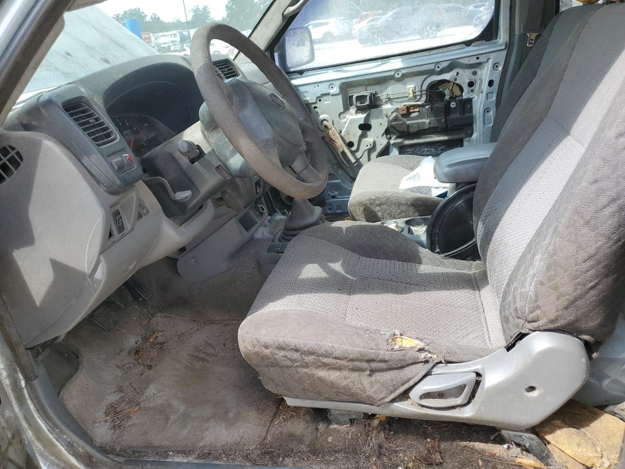 2001 Nissan Xterra Xe VIN: 5N1DD28T81C525979 Lot: 84904635