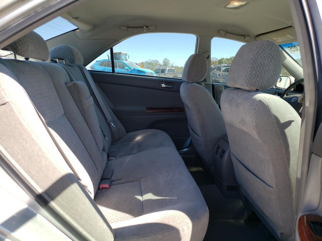 2002 Toyota Camry Le VIN: 4T1BE32K22U636985 Lot: 84587305