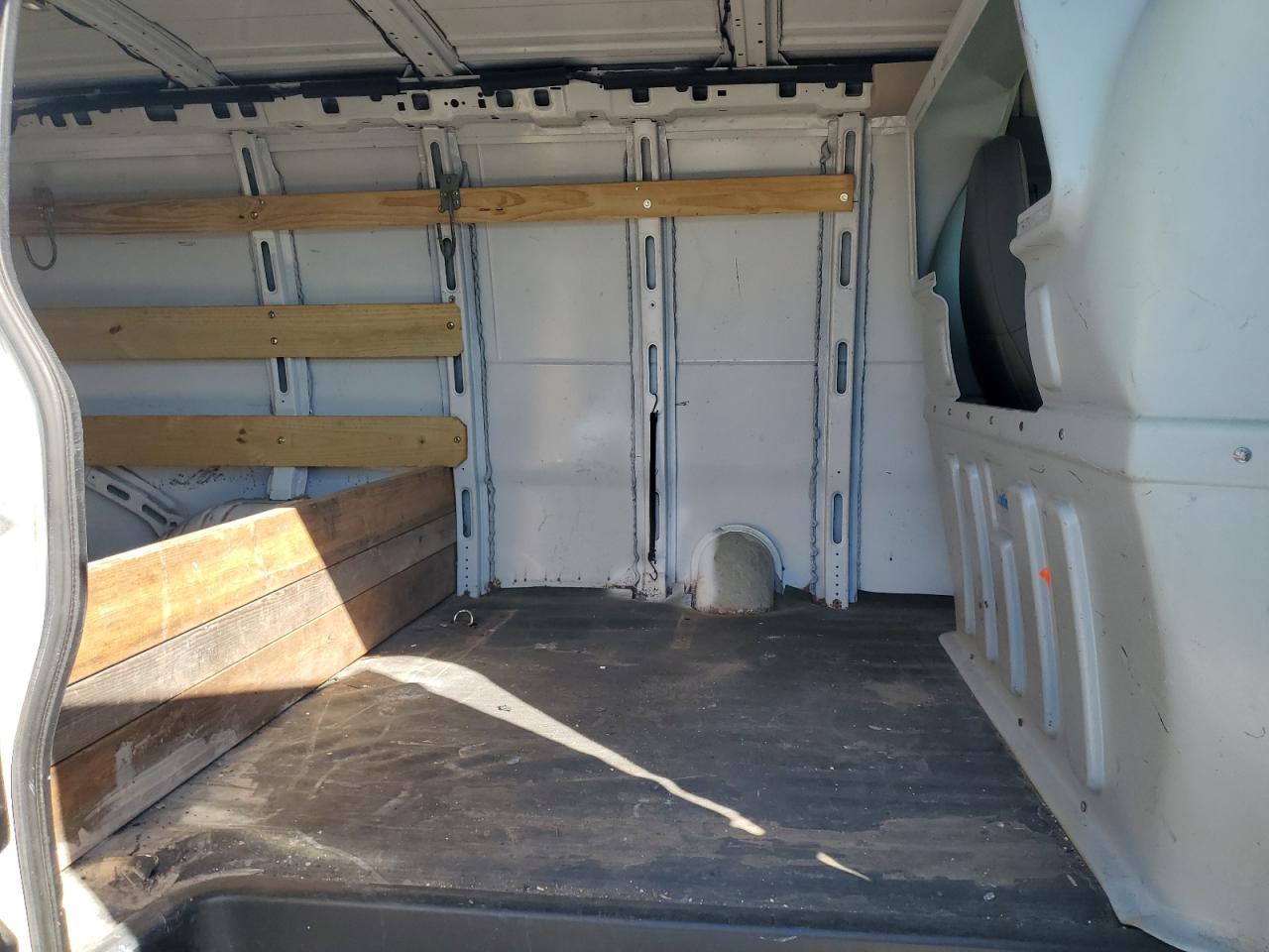 2019 Chevrolet Express G2500 VIN: 1GCWGAFP1K1249100 Lot: 86821065