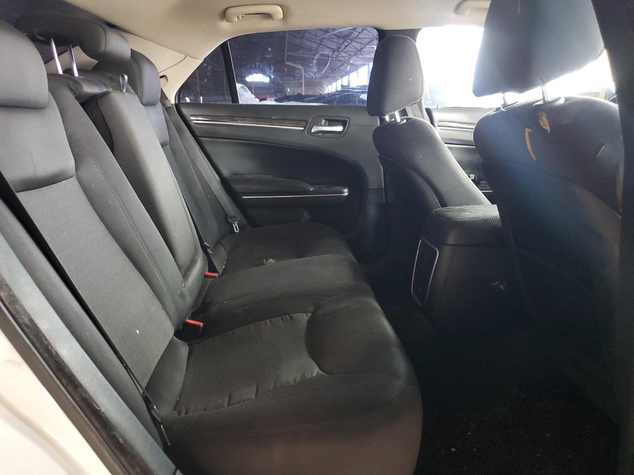 2015 Chrysler 300 Limited VIN: 2C3CCAAG0FH820433 Lot: 84651285