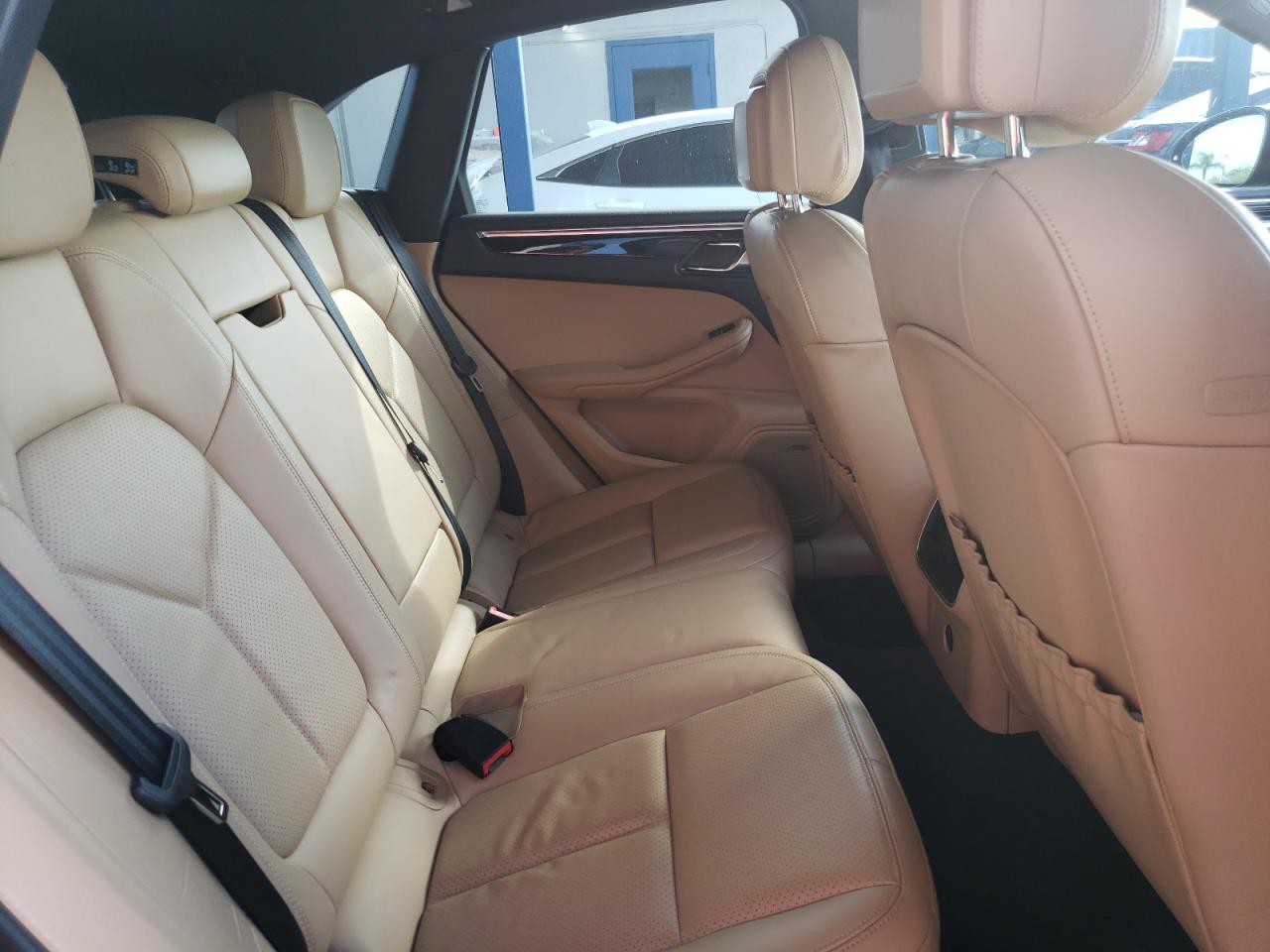 2018 Porsche Macan VIN: WP1AA2A57JLB23056 Lot: 90435175