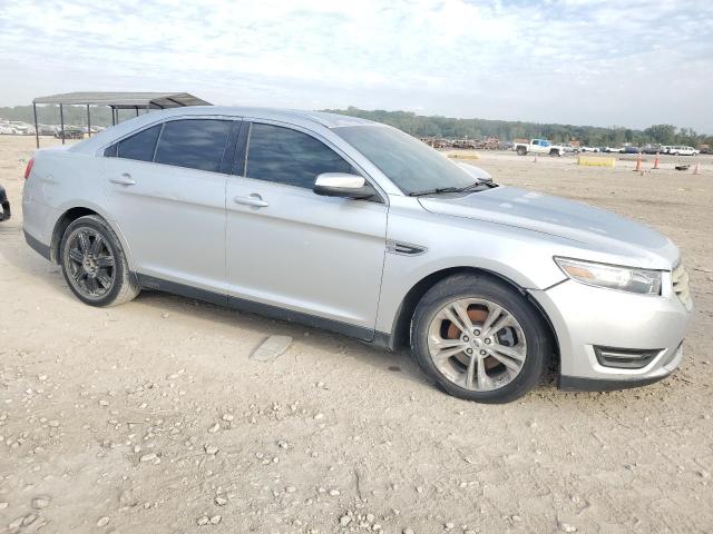 Sedans FORD TAURUS 2013 Srebrny