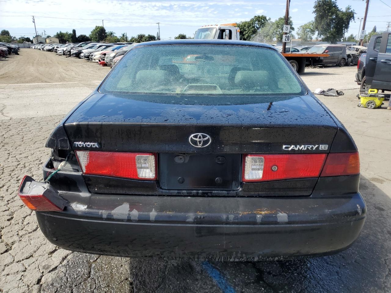 2000 Toyota Camry Le VIN: JT2BG28K5Y0402428 Lot: 84800975
