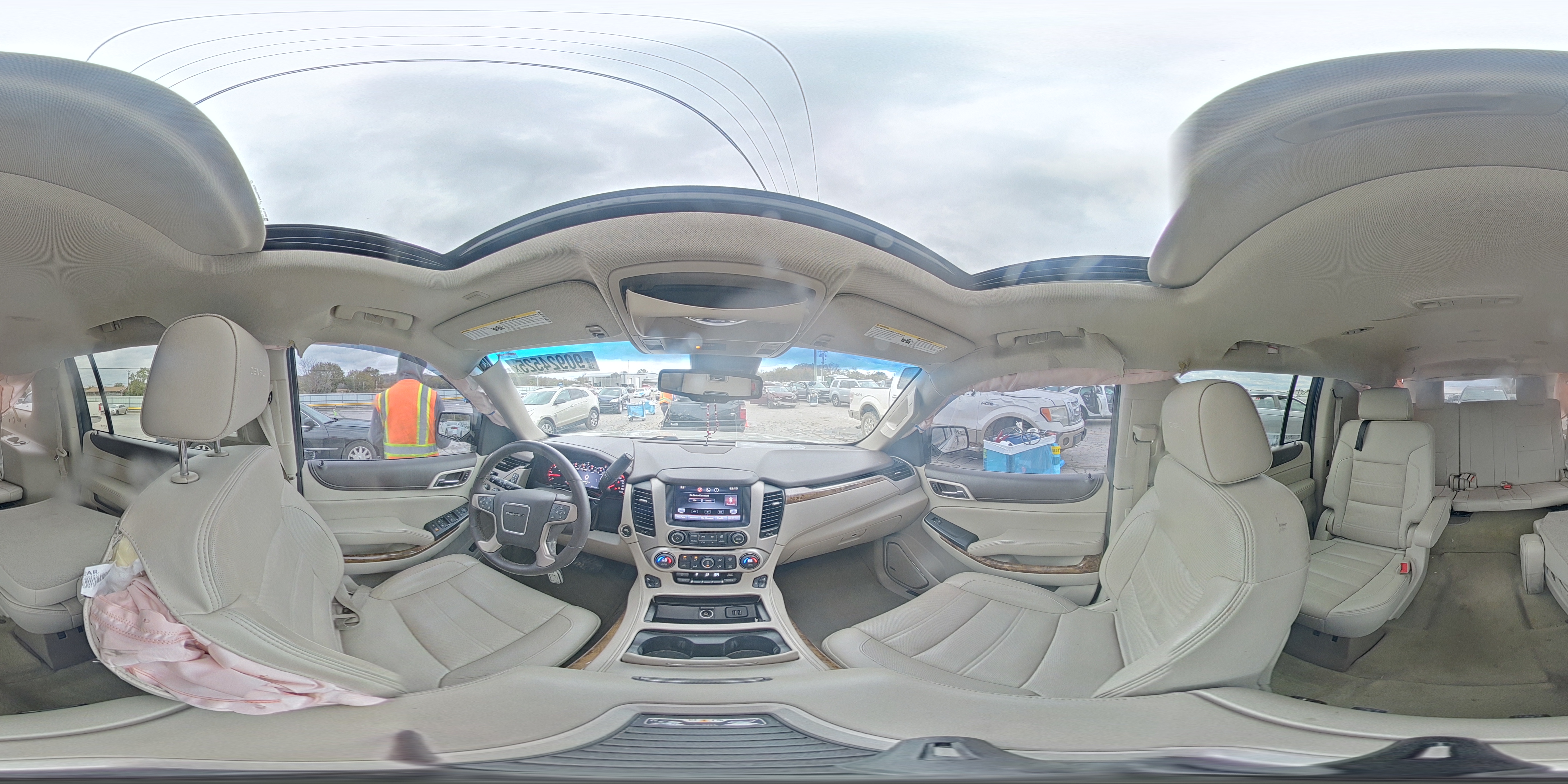 2015 GMC Yukon Xl Denali VIN: 1GKS2JKJ4FR654345 Lot: 90924525