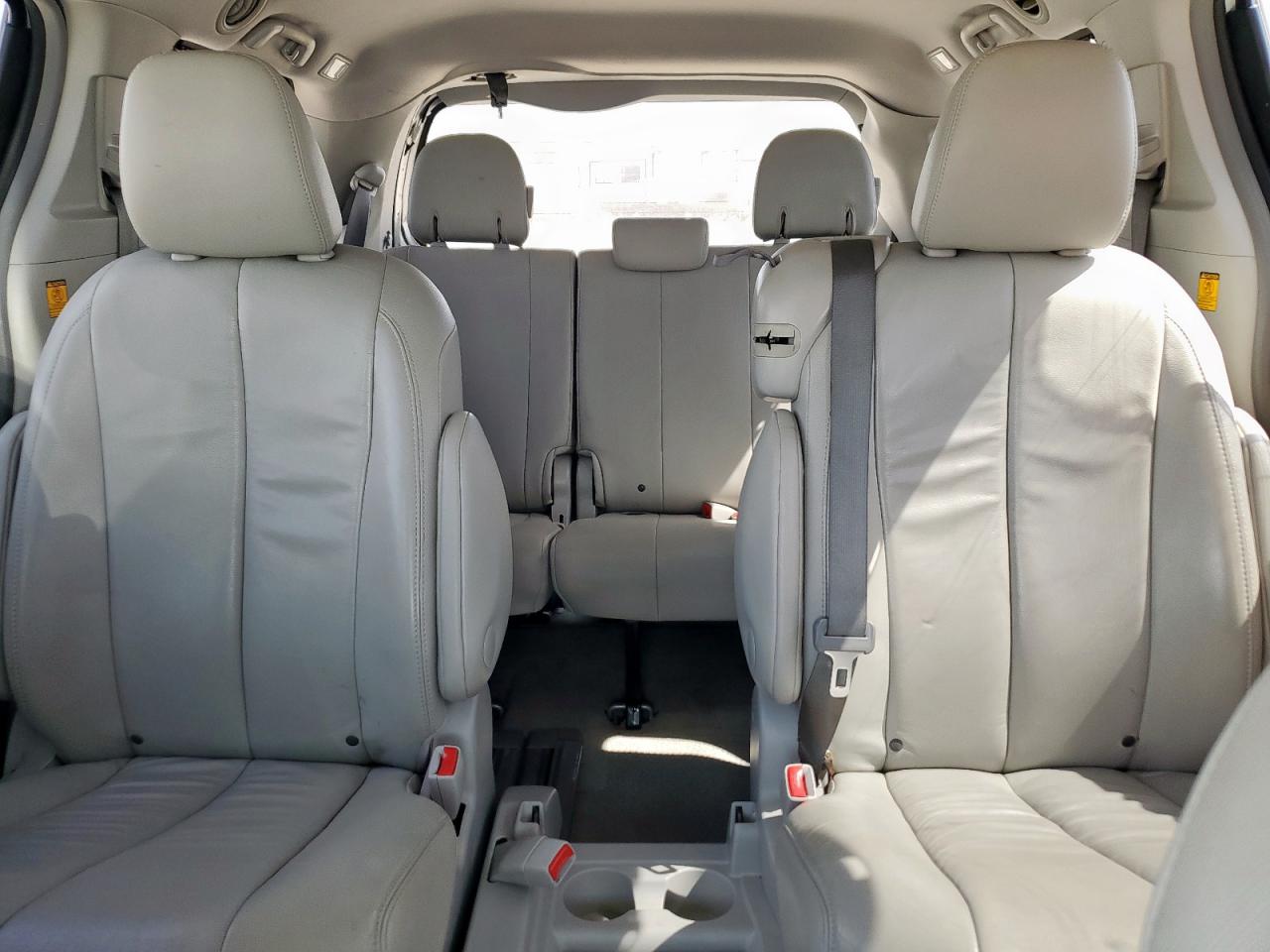 2013 Toyota Sienna Xle VIN: 5TDYK3DC4DS371233 Lot: 82282875