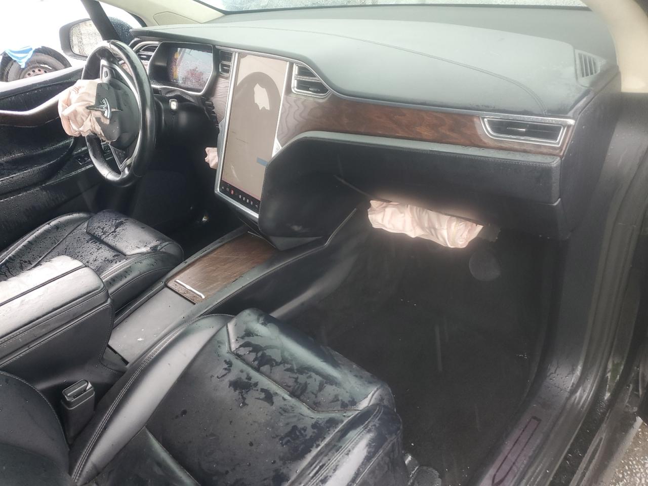 2017 Tesla Model X VIN: 5YJXCDE23HF078437 Lot: 85916915