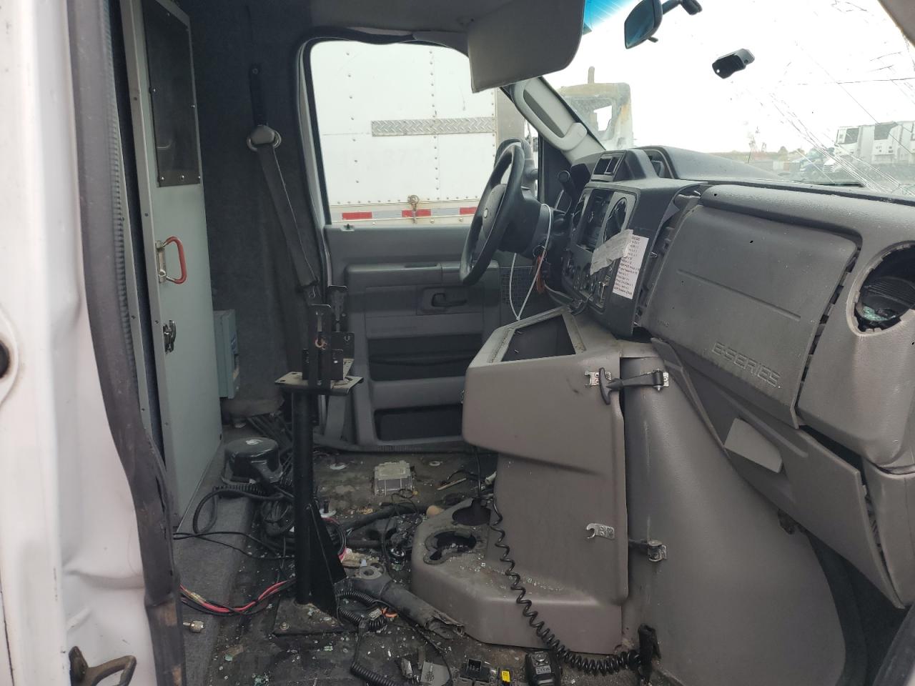 2017 Ford E-350 Ambulance VIN: 1FDWE3FS8HDC28883 Lot: 87239185