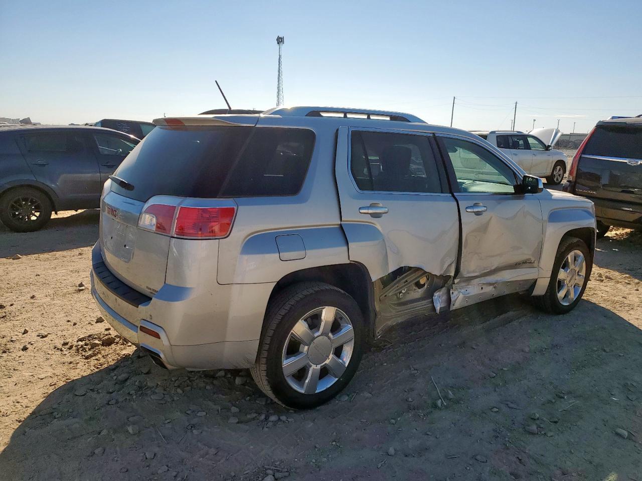 2015 GMC Terrain Denali VIN: 2GKFLUE32F6439734 Lot: 84794625