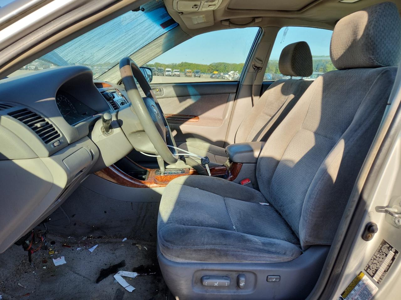 2004 Toyota Camry Le VIN: 4T1BE32K94U889594 Lot: 84562245