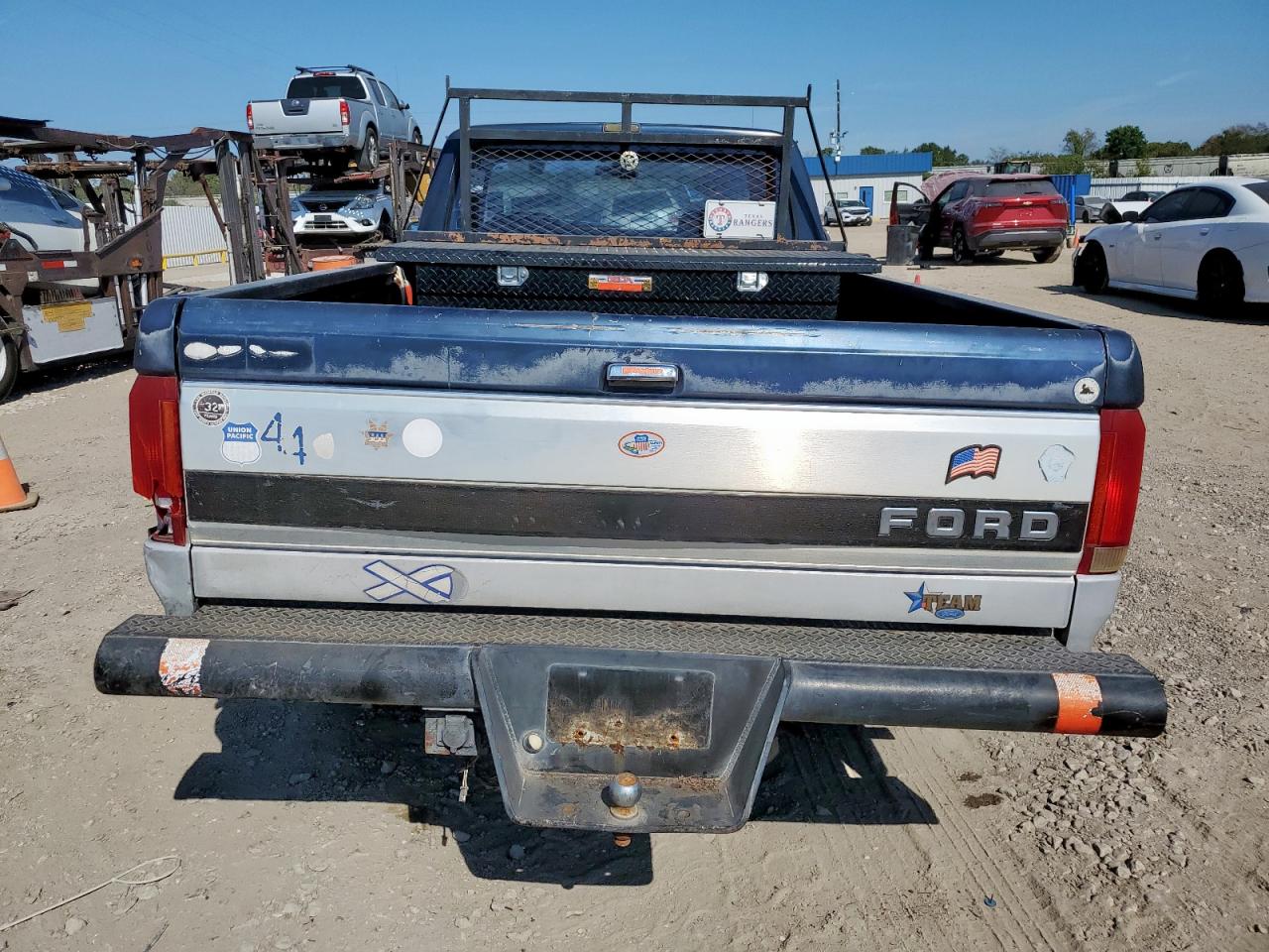 1992 Ford F250 VIN: 1FTHX25G6NKA77130 Lot: 82335015