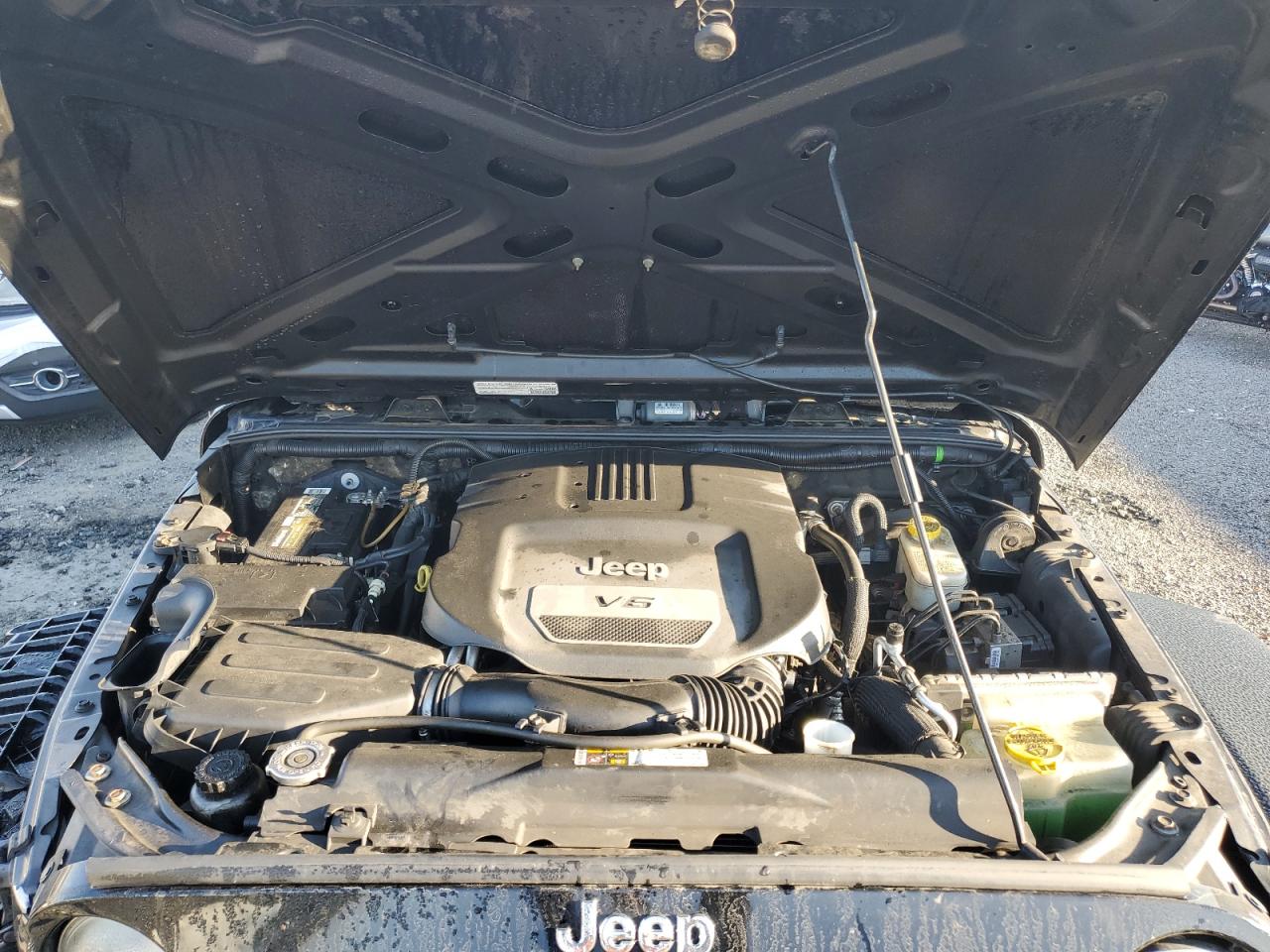 2014 Jeep Wrangler Unlimited Sport VIN: 1C4BJWDG8EL309785 Lot: 85124085