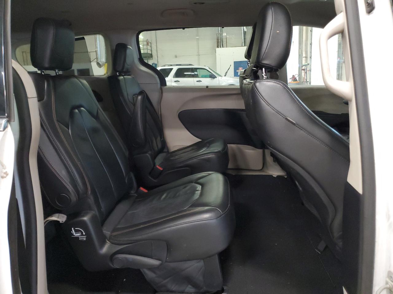 2020 Chrysler Pacifica Touring L VIN: 2C4RC1BG5LR284007 Lot: 90688345