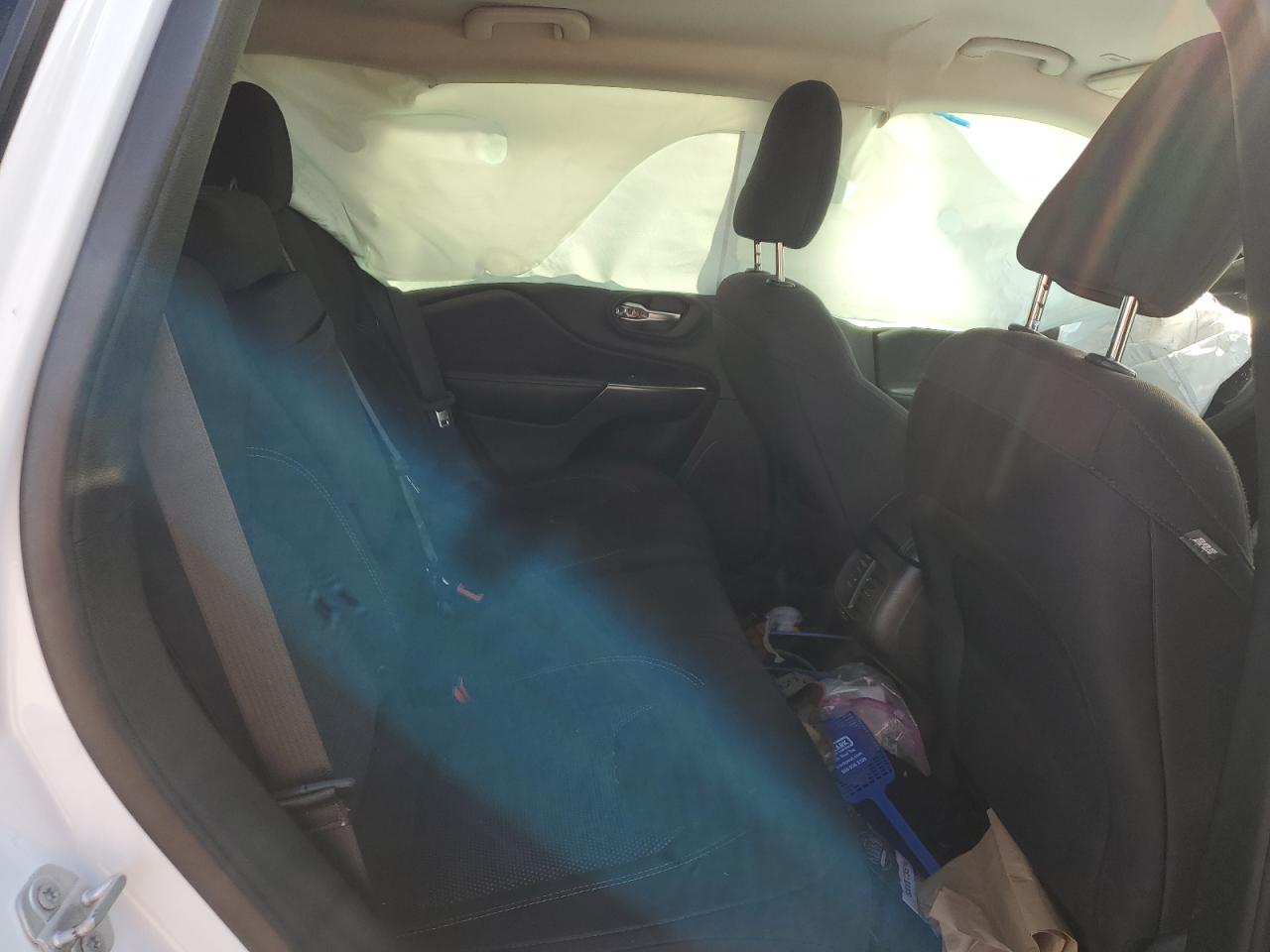 2019 Jeep Cherokee Latitude VIN: 1C4PJLCB3KD333038 Lot: 82542845