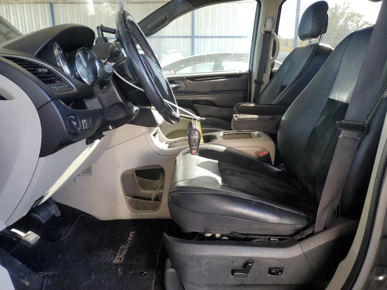 2017 Dodge Grand Caravan Sxt VIN: 2C4RDGCG1HR573052 Lot: 82603745