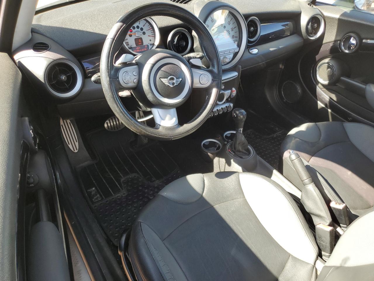 2010 Mini Cooper S VIN: WMWMF7C58ATZ73401 Lot: 81931295