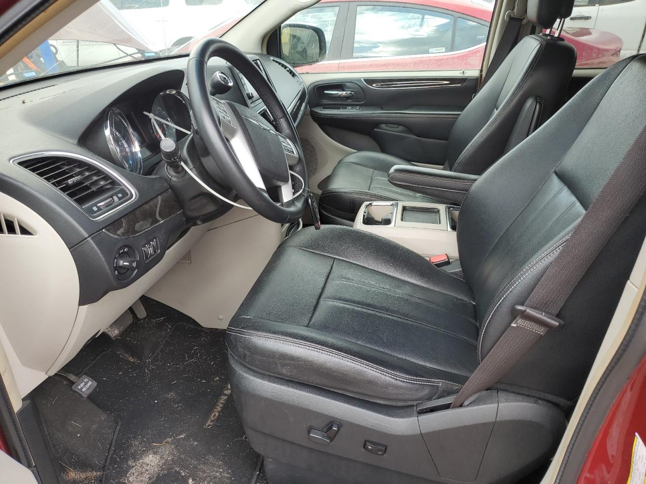 2015 Chrysler Town & Country Touring VIN: 2C4RC1BG2FR739402 Lot: 82469705