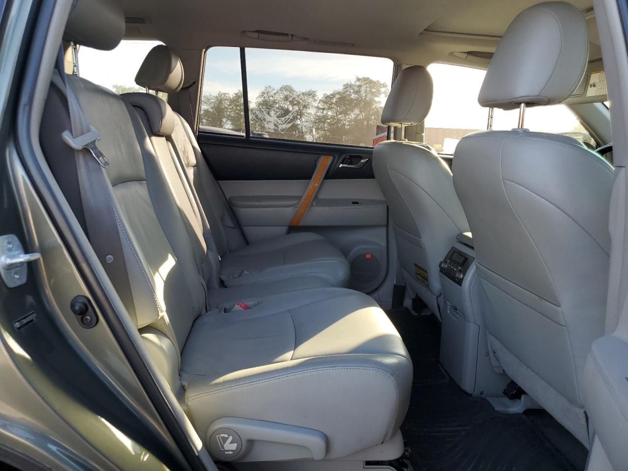 2008 Toyota Highlander Hybrid Limited VIN: JTEEW44A882005098 Lot: 85150225