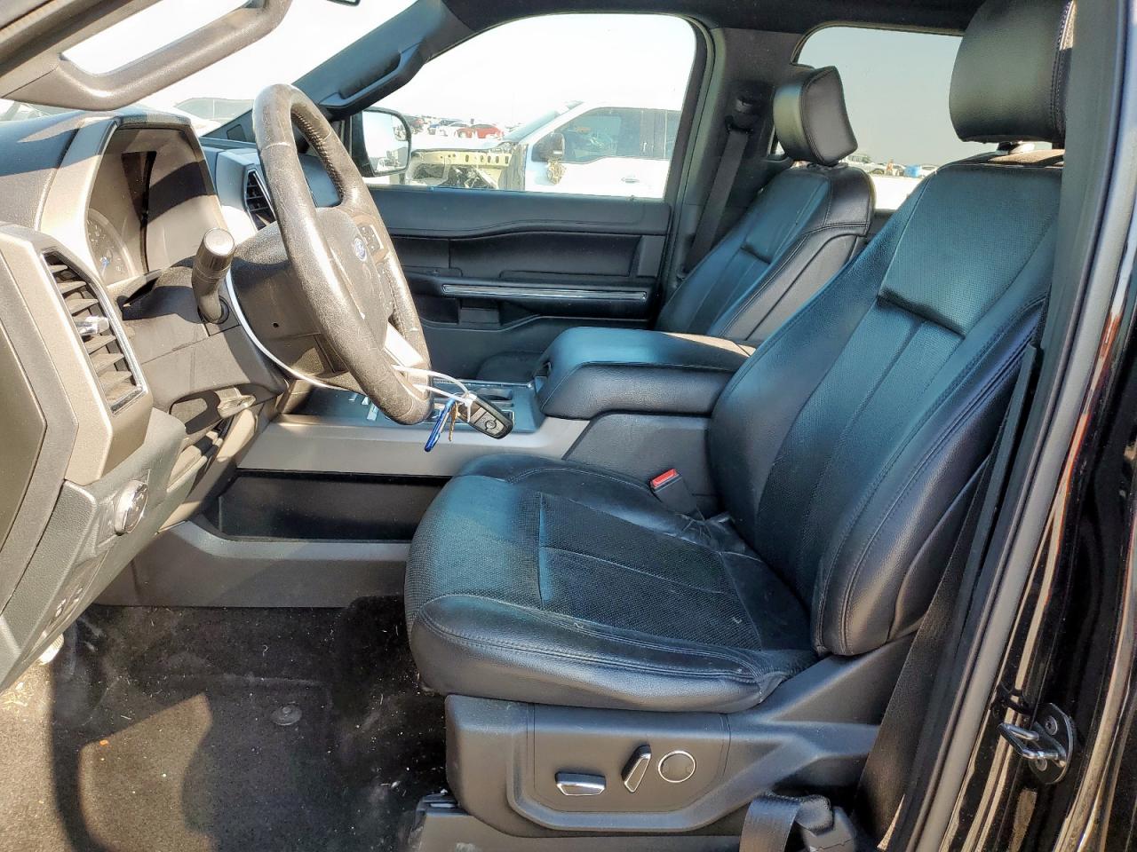 2018 Ford Expedition Xlt VIN: 1FMJU1HT8JEA15519 Lot: 85301665