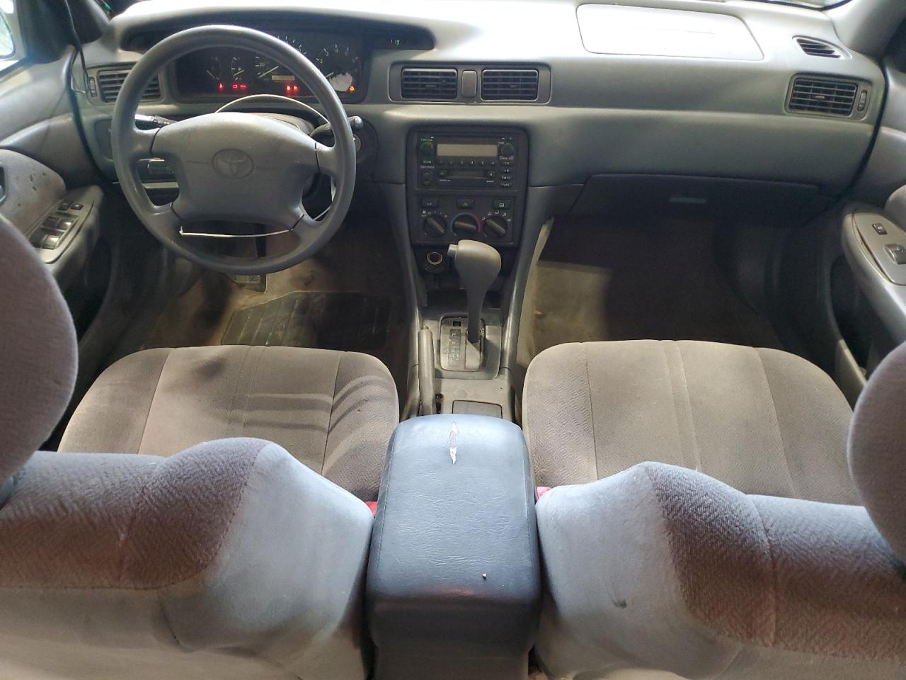 2000 Toyota Camry Ce VIN: 4T1BG22K5YU656273 Lot: 85332645