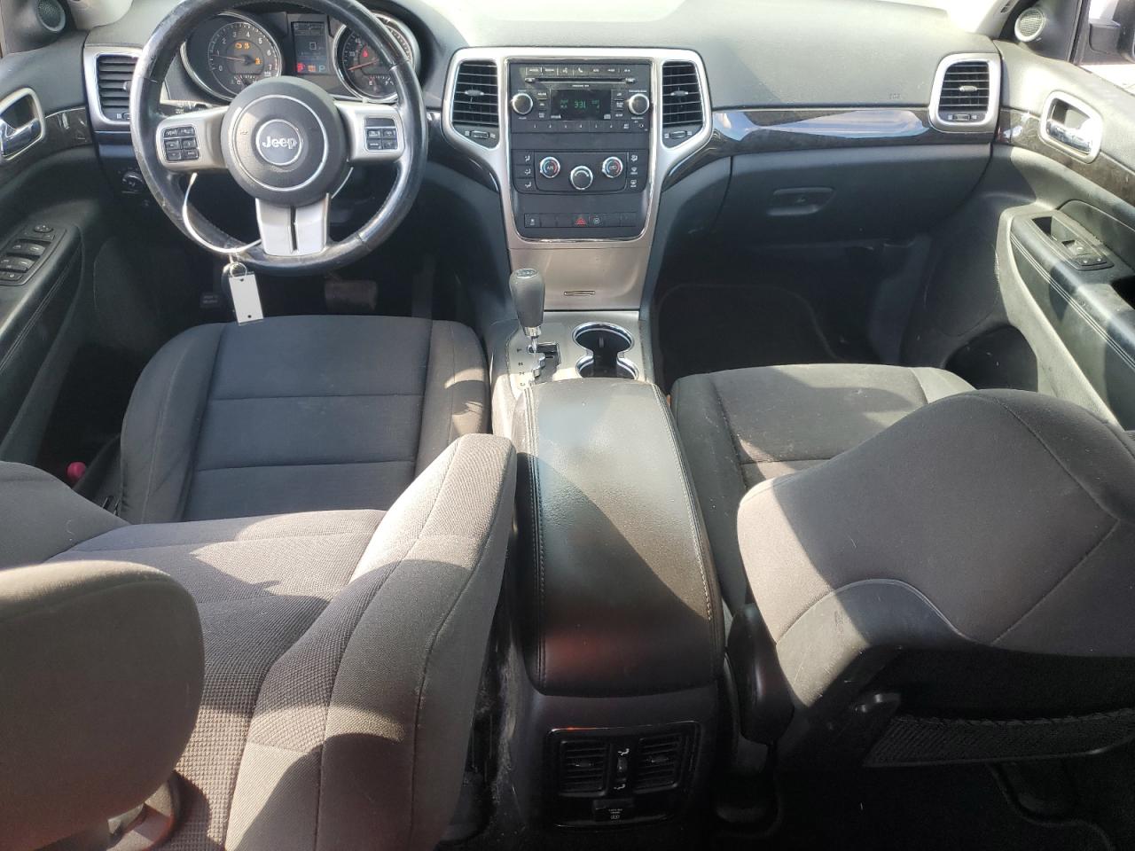 2011 Jeep Grand Cherokee Laredo VIN: 1J4RR4GG8BC555751 Lot: 82200015