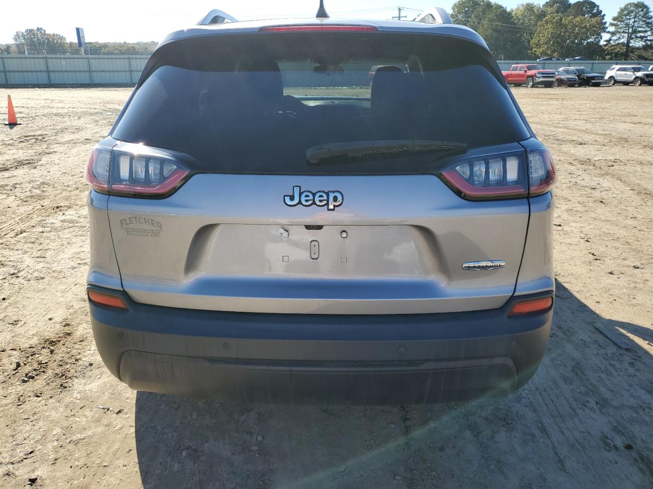 2019 Jeep Cherokee Latitude Plus VIN: 1C4PJLLB0KD301079 Lot: 90936705