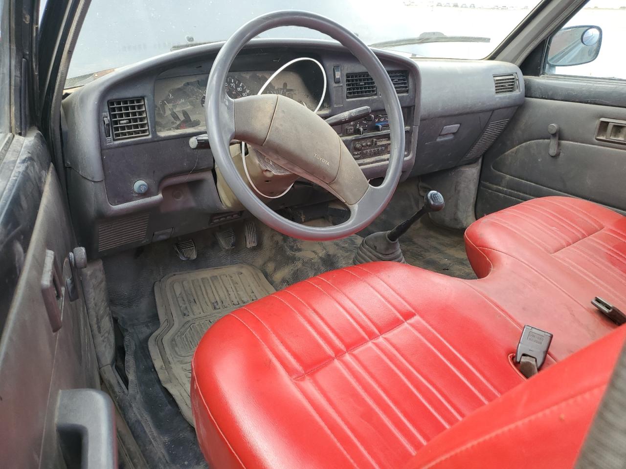 1991 Toyota Pickup 1/2 Ton Short Wheelbase VIN: JT4RN81A8M0081012 Lot: 82400875