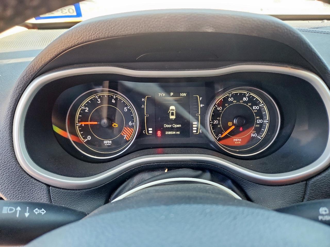 2015 Jeep Cherokee Latitude VIN: 1C4PJLCB8FW535609 Lot: 90733795