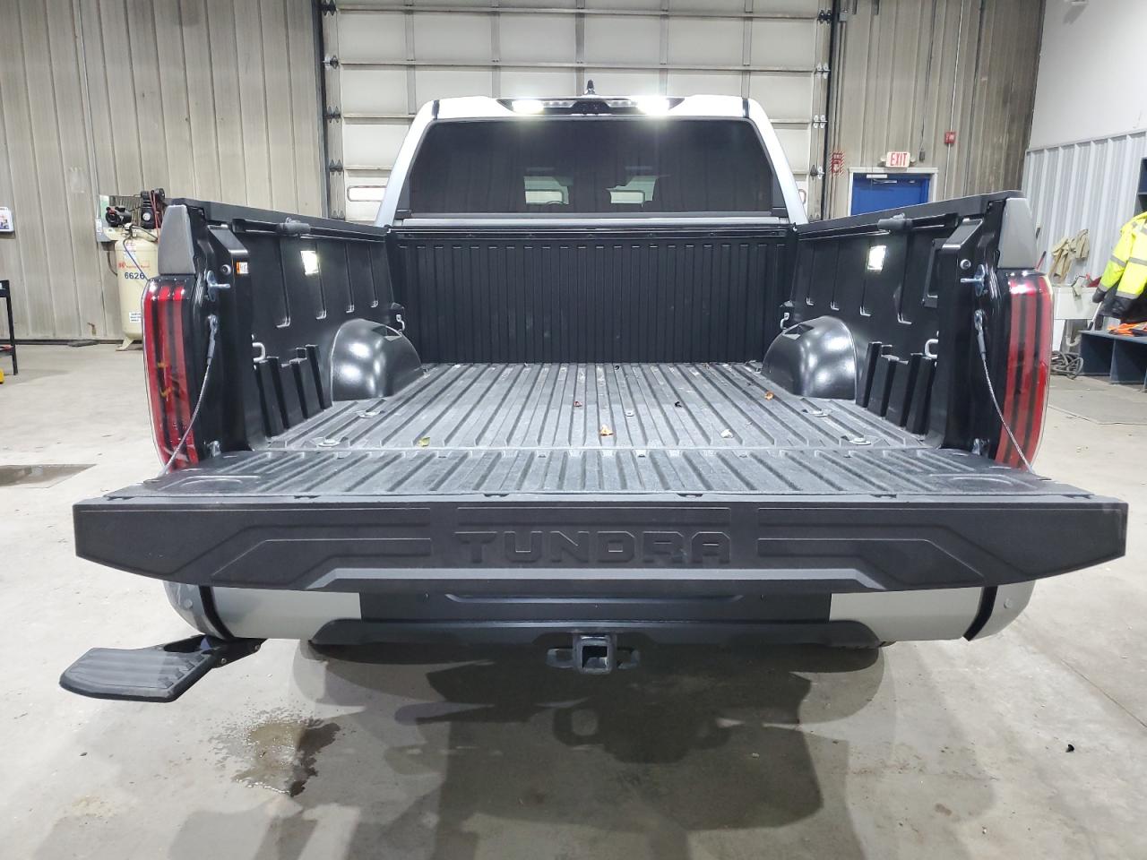 2025 Toyota Tundra Crewmax Platinum VIN: 5TFNA5DB9SX317698 Lot: 84745005