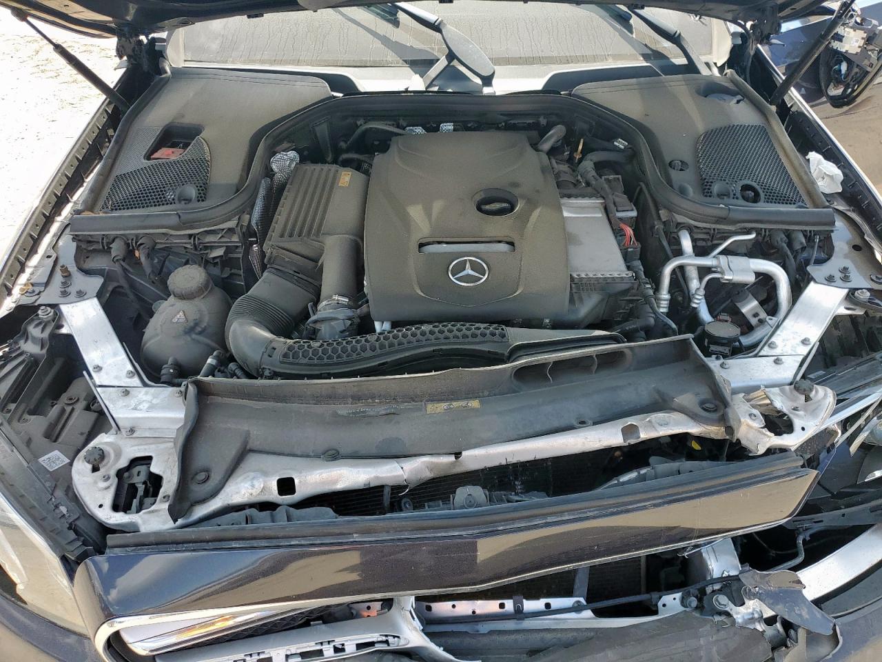 2018 Mercedes-Benz E 300 VIN: WDDZF4JB9JA445402 Lot: 85378275