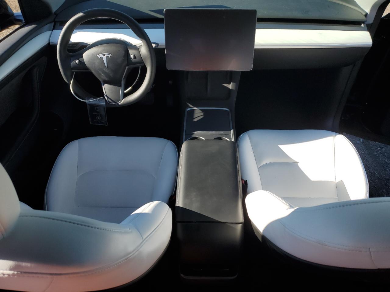 2024 Tesla Model Y VIN: 7SAYGDEE6RF149735 Lot: 85710545