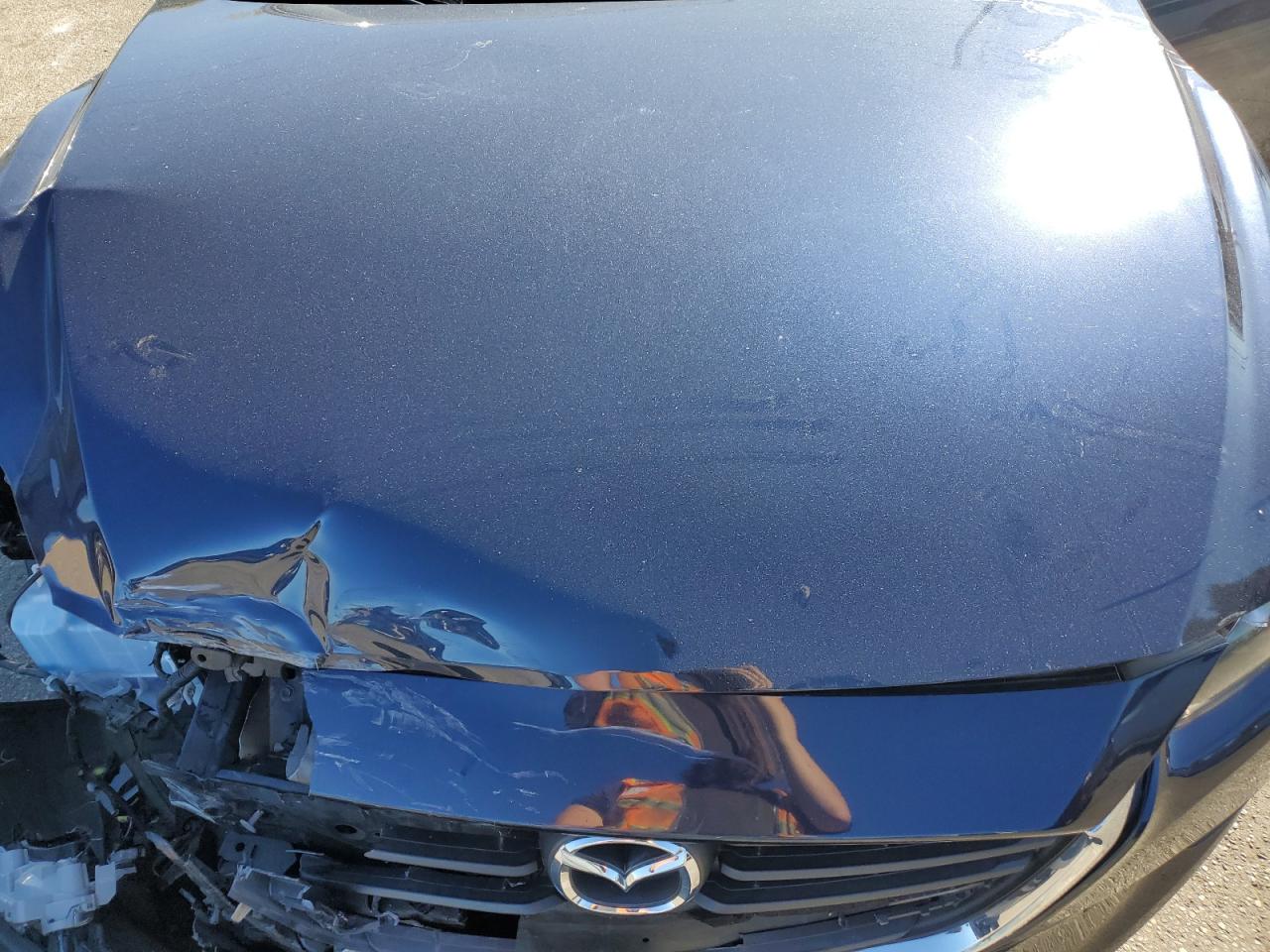 2018 Mazda 3 Touring VIN: 3MZBN1V32JM239810 Lot: 82348125