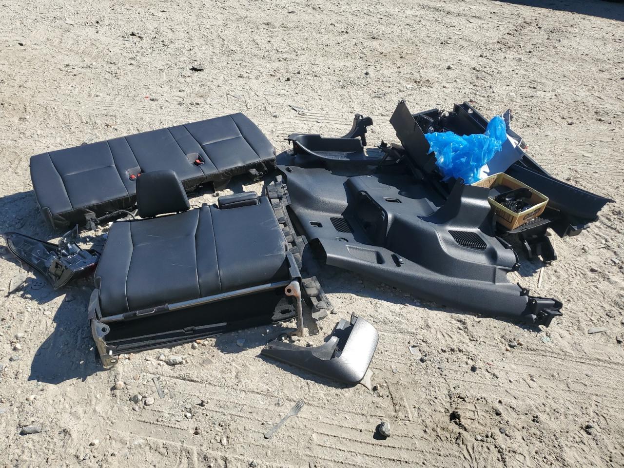 2020 Toyota Highlander Xle VIN: 5TDGZRBH9LS515995 Lot: 82210115