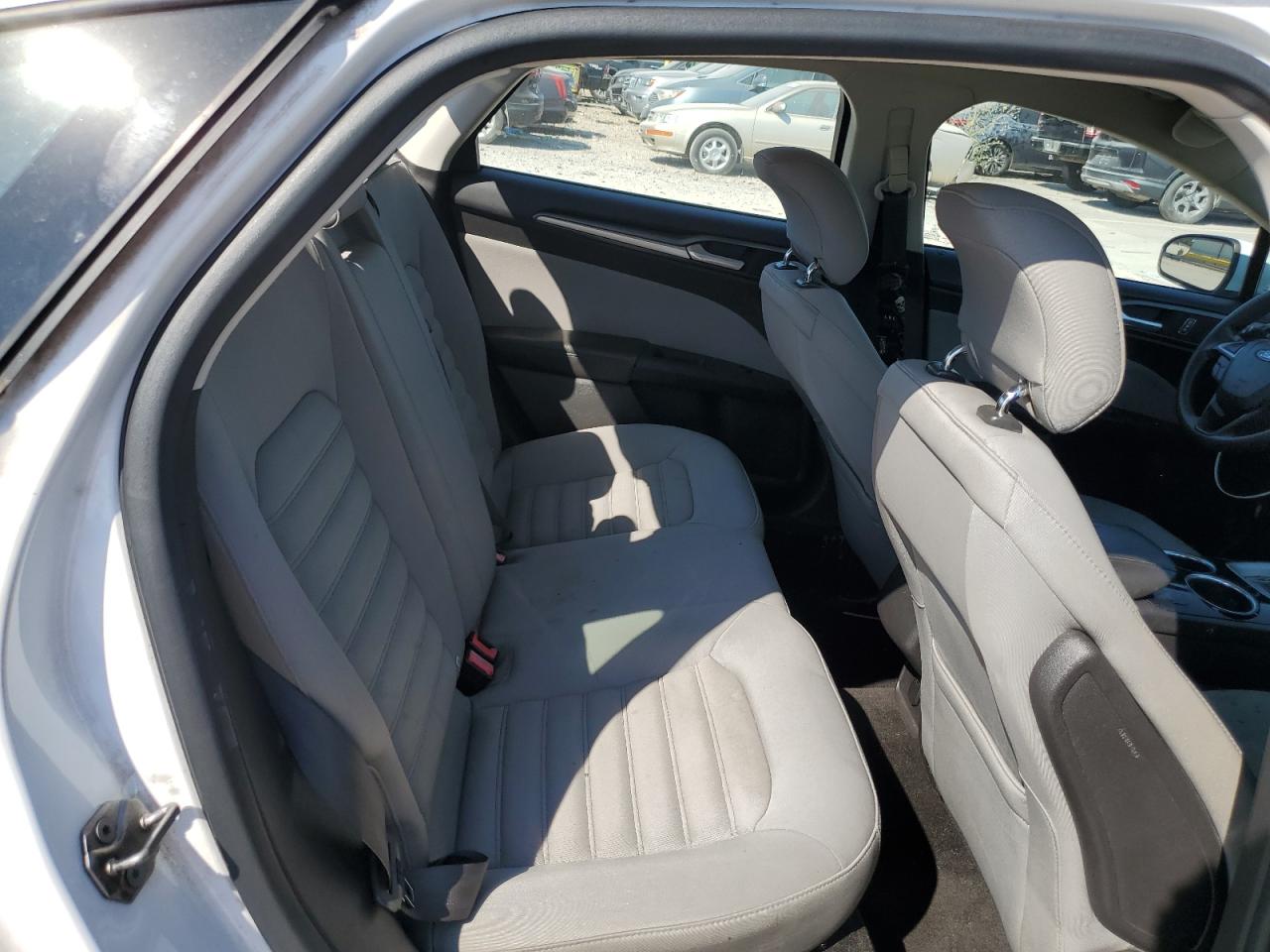 2013 Ford Fusion S VIN: 3FA6P0G77DR328634 Lot: 84070155