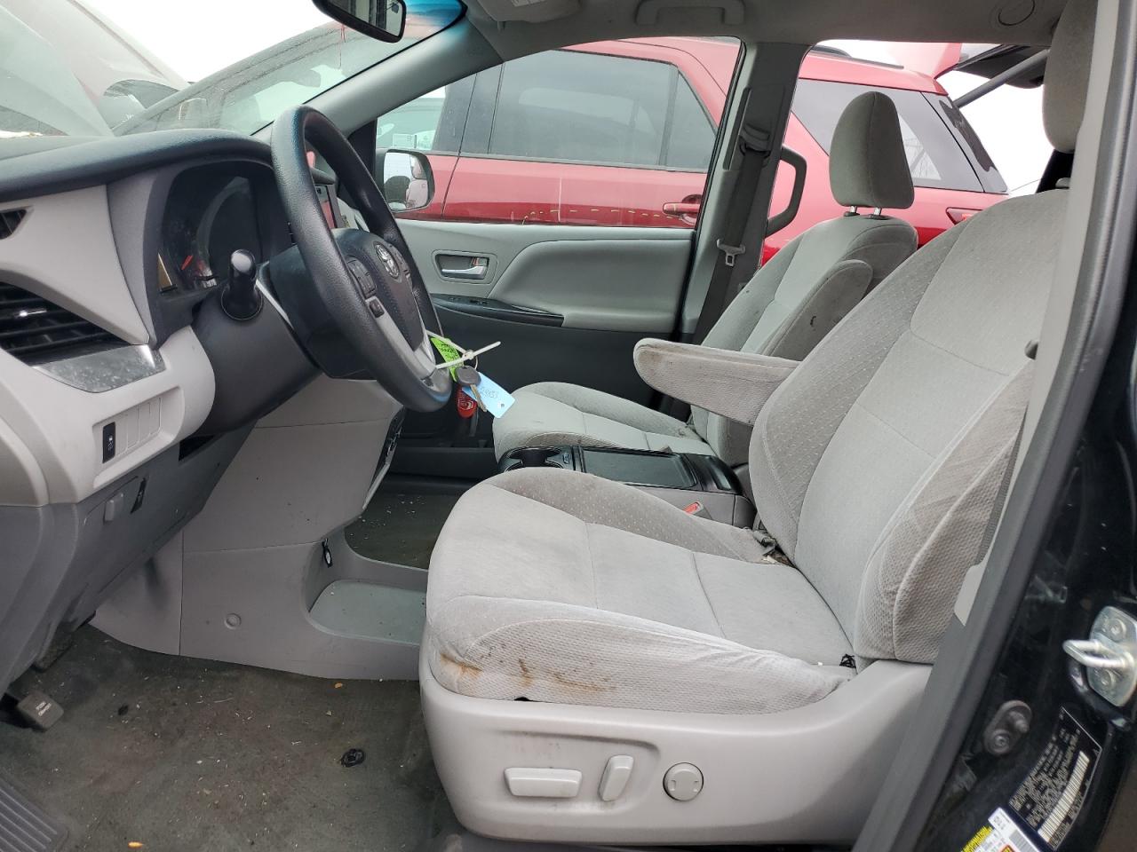 2017 Toyota Sienna Le VIN: 5TDKZ3DC1HS883538 Lot: 86128435