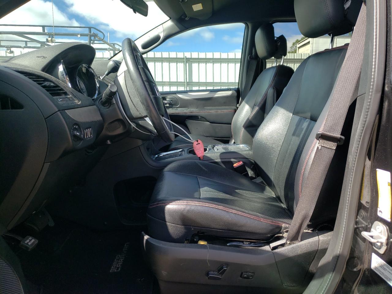 2016 Dodge Grand Caravan R/T VIN: 2C4RDGEG1GR340283 Lot: 82324305