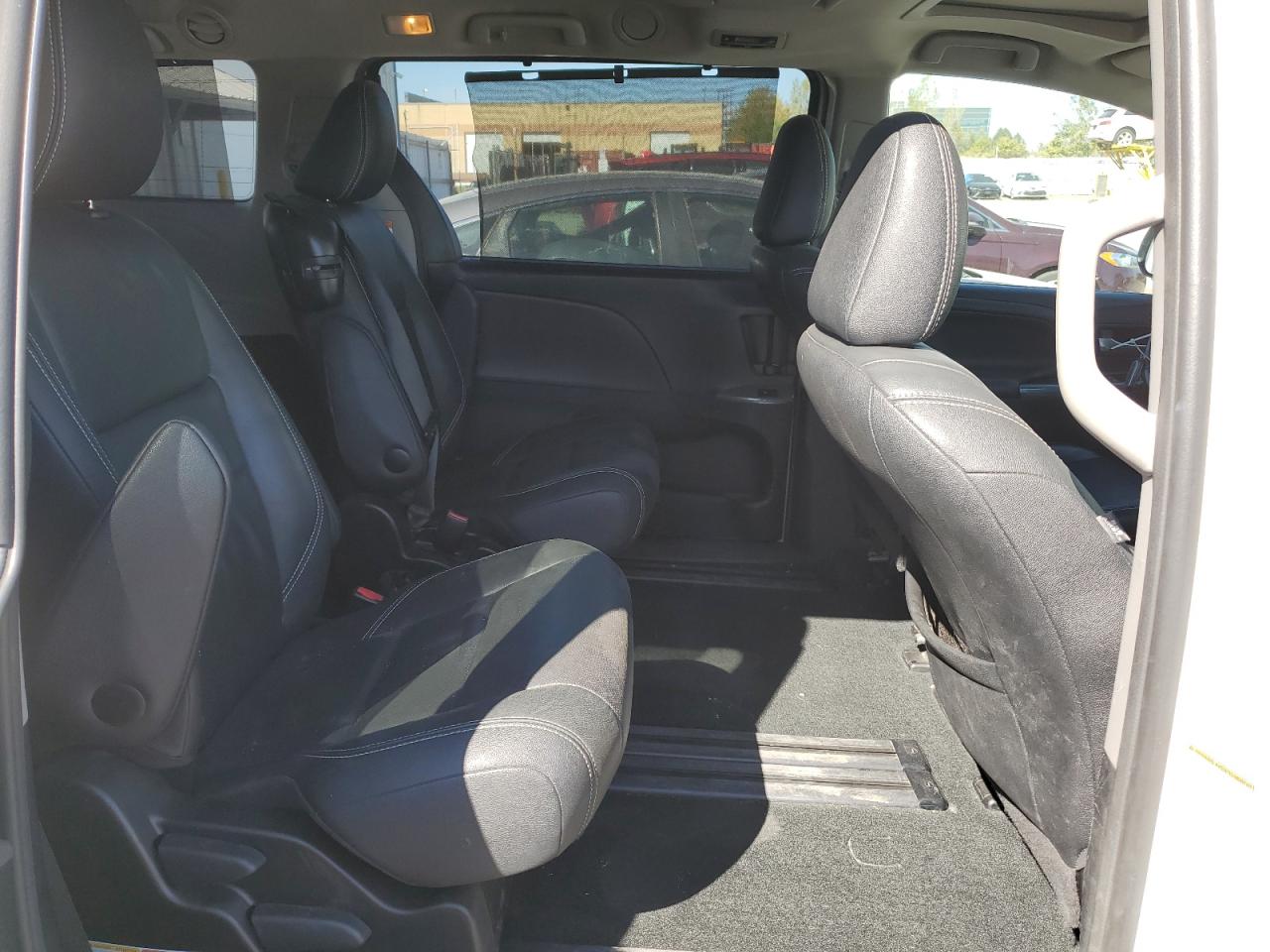 2016 Toyota Sienna Se VIN: 5TDXK3DC3GS762146 Lot: 84896105