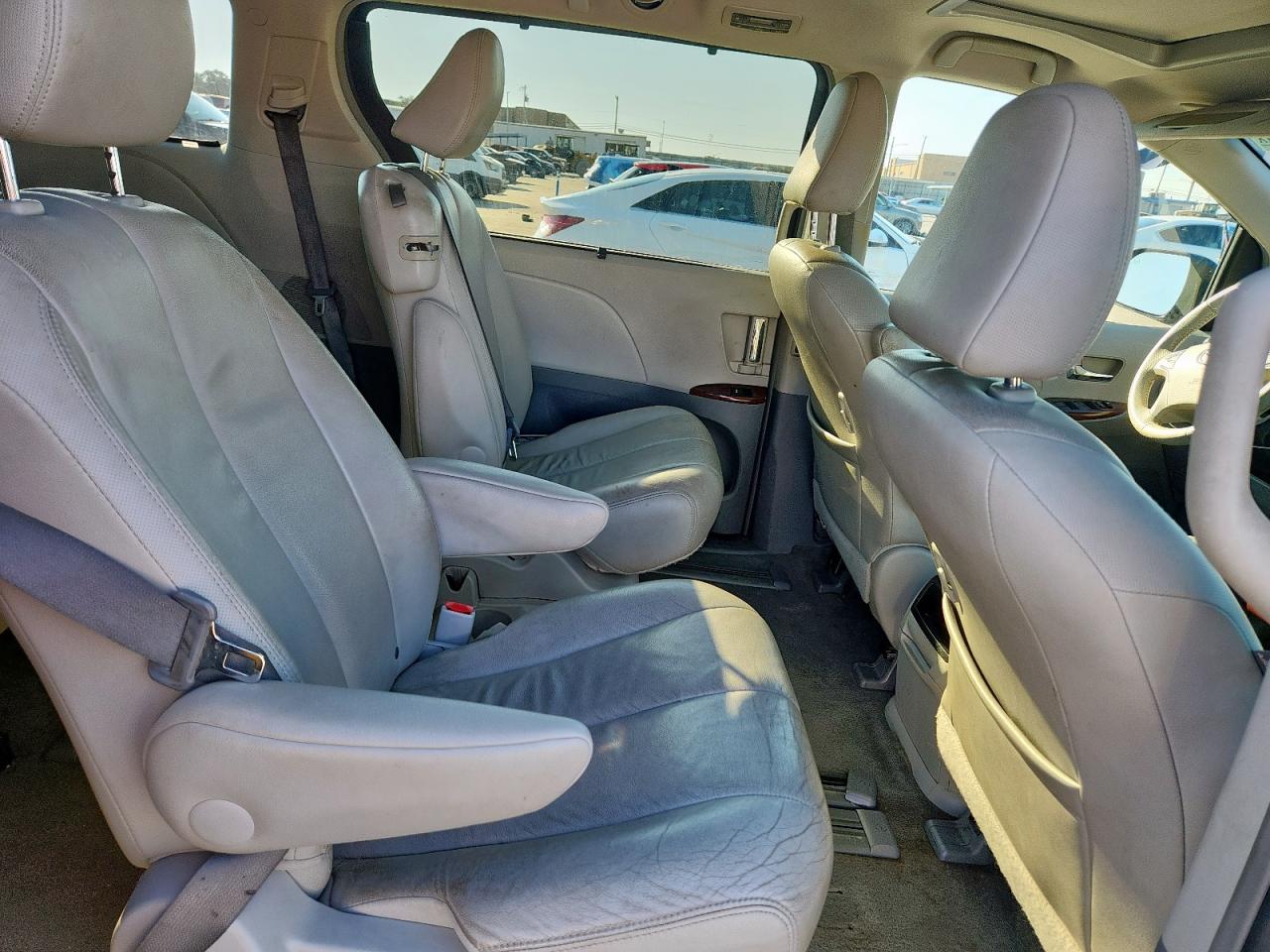 2014 Toyota Sienna Xle VIN: 5TDYK3DC1ES443071 Lot: 86287605