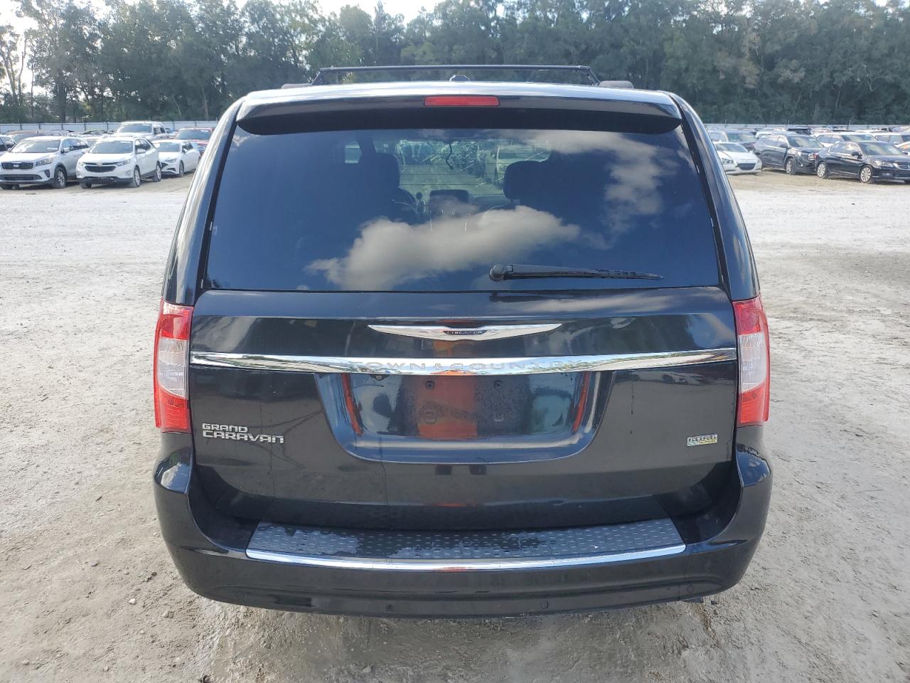 2011 Chrysler Town & Country Touring L VIN: 2A4RR8DG9BR656364 Lot: 85084755