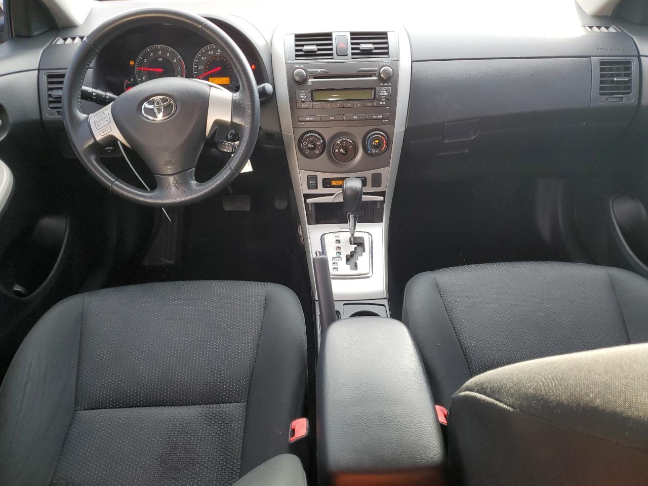 2010 Toyota Corolla Base VIN: 2T1BU4EE5AC495828 Lot: 82318675