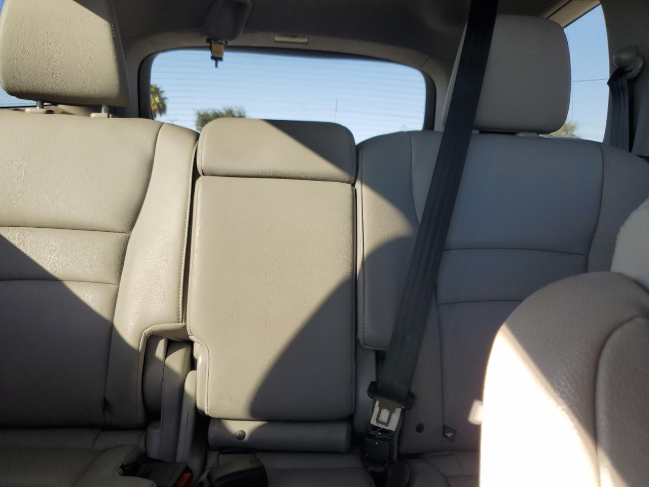 2017 Honda Pilot Exln VIN: 5FNYF6H78HB027207 Lot: 90385975