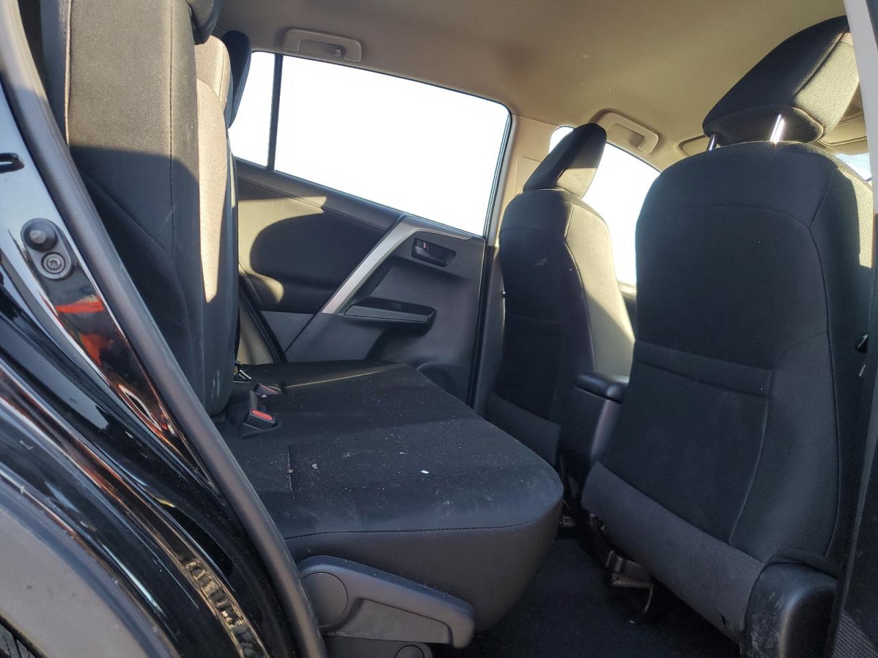 2017 Toyota Rav4 Le VIN: 2T3BFREV9HW665647 Lot: 82450615