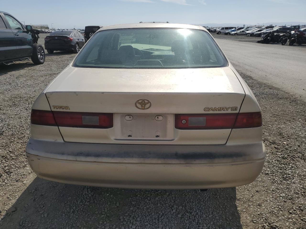 1999 Toyota Camry Le VIN: JT2BG22K3X0280093 Lot: 90652945
