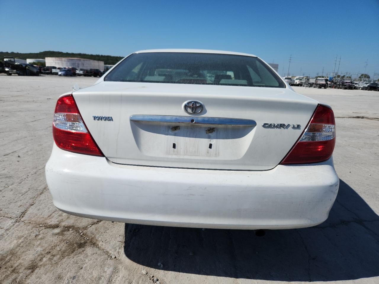 2002 Toyota Camry Le VIN: 4T1BE32K02U023165 Lot: 82441005