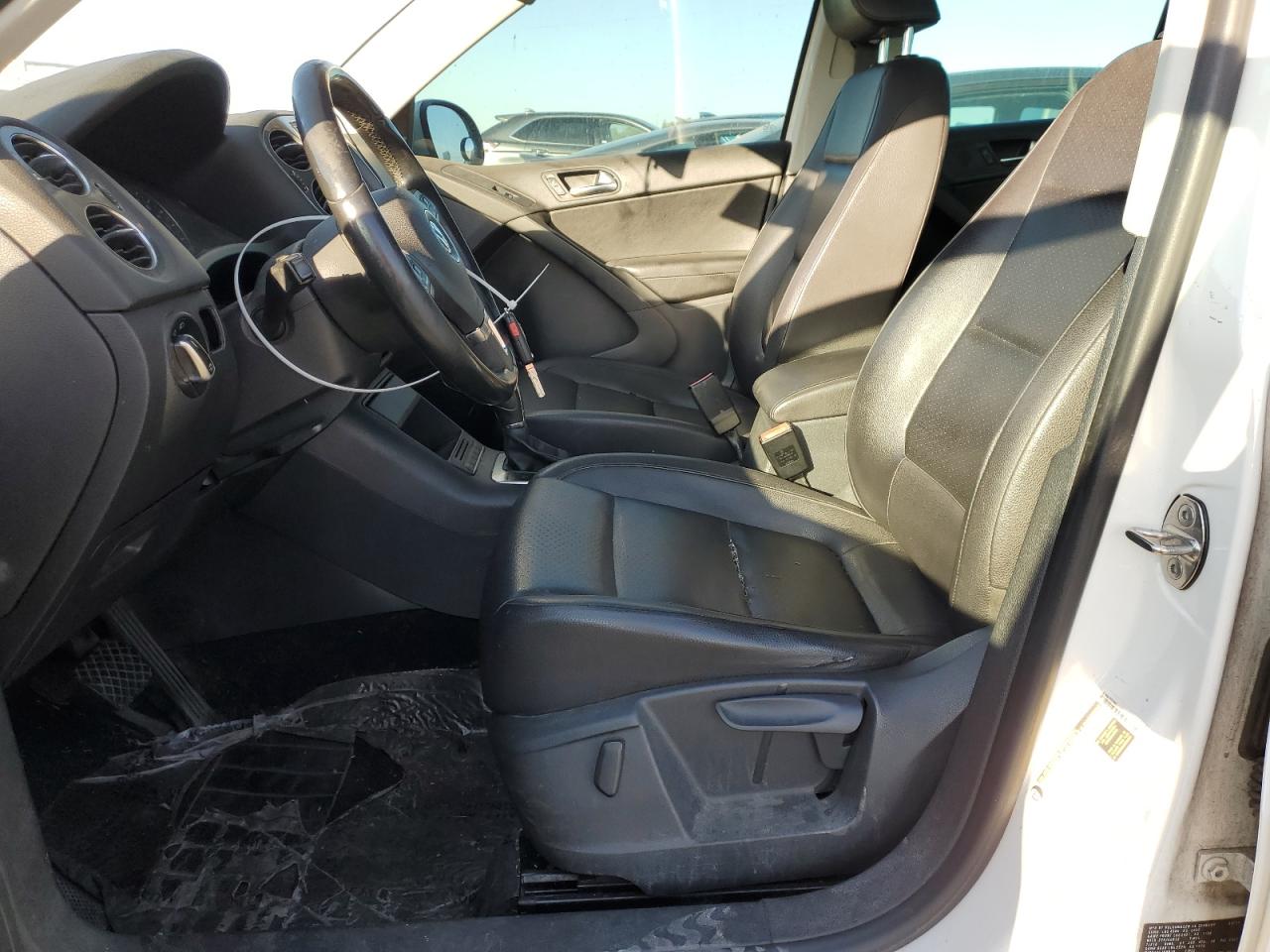 2012 Volkswagen Tiguan S VIN: WVGBV7AX6CW585050 Lot: 85731495