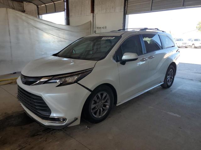 TOYOTA SIENNA XLE 2023
