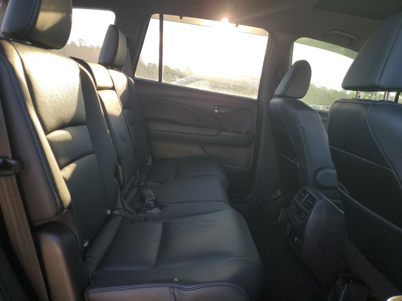 2019 Honda Passport Touring VIN: 5FNYF7H9XKB005238 Lot: 90097175