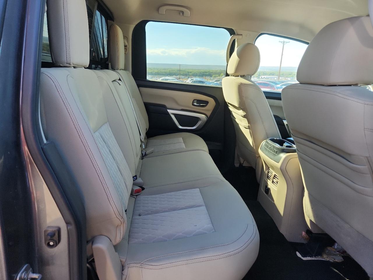 2017 Nissan Titan Sv VIN: 1N6AA1E56HN500512 Lot: 81644115